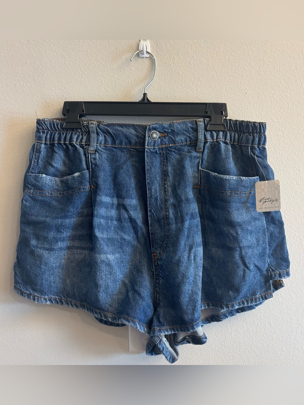 Free People We the Free Indigo Elastic-Waist Denim Shorts Size XL NEW